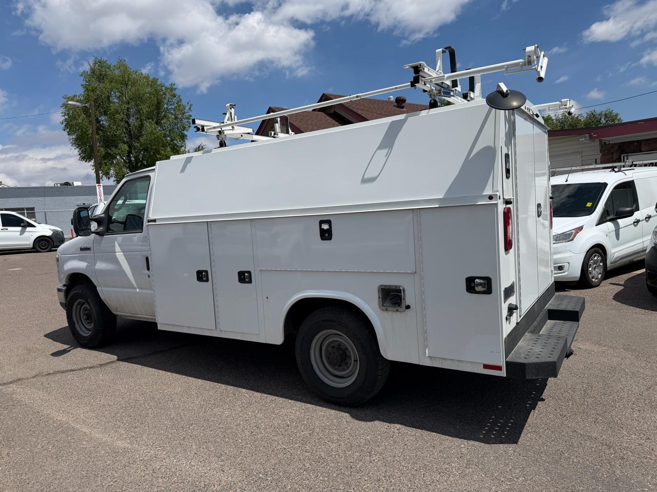 Ford E-Series Cutaway E-350 SRW 138" WB 2021