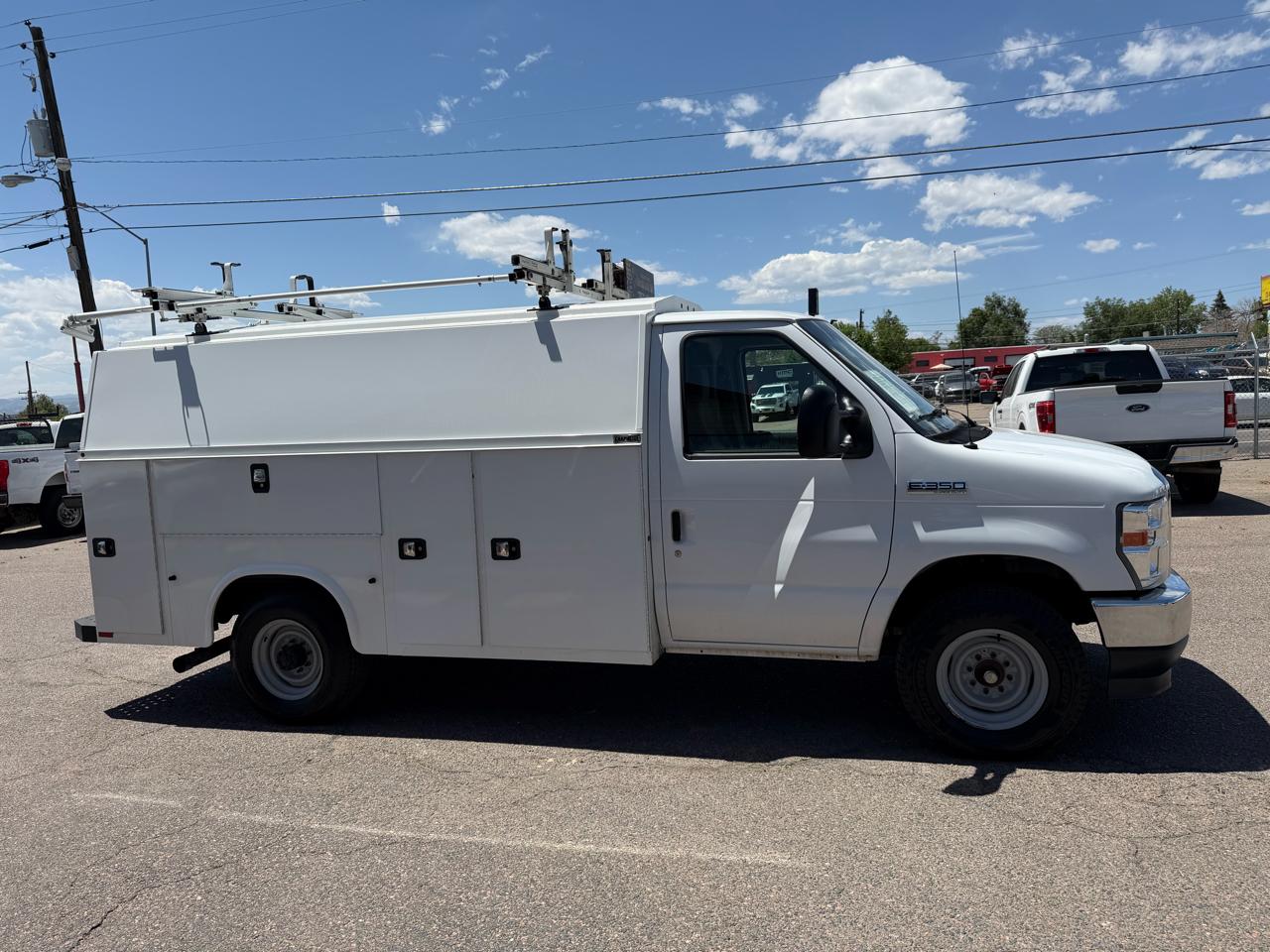 2021 Ford E-Series Cutaway E-350 SRW 138" WB