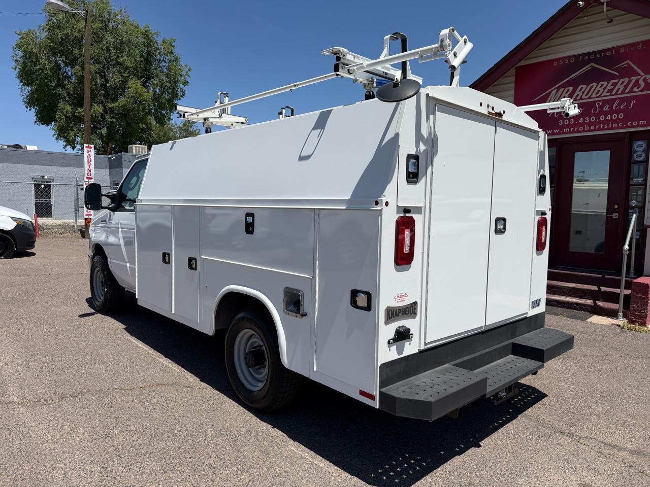 Ford E-Series Cutaway E-350 SRW 138" WB 2021