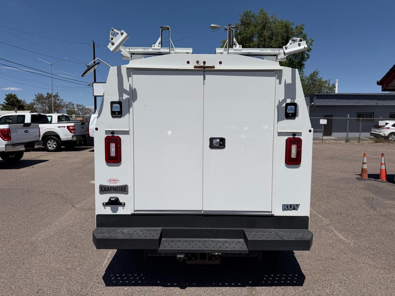 Ford E-Series Cutaway E-350 SRW 138" WB 2021