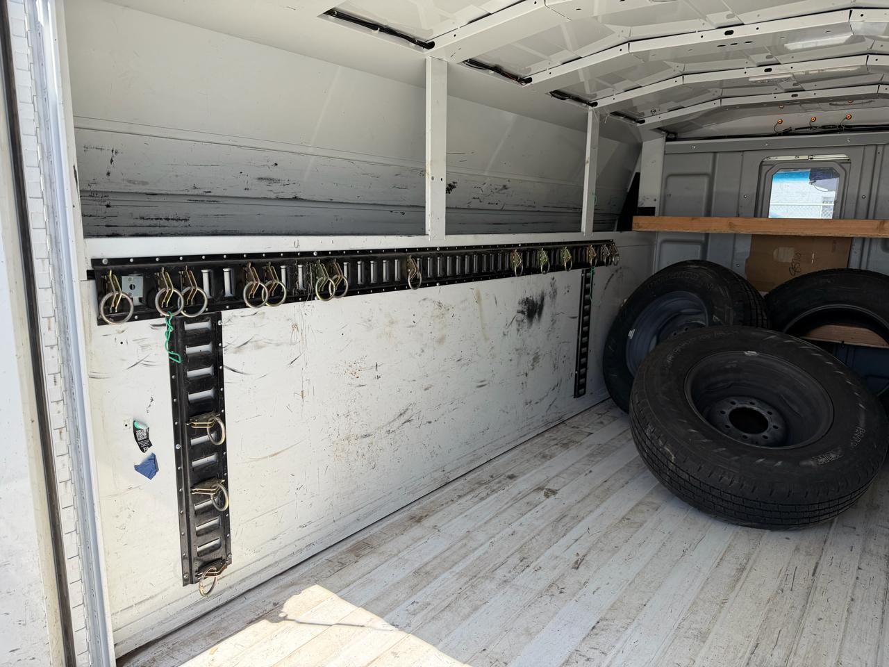 Ford E-Series Cutaway E-350 SRW 138" WB 2021