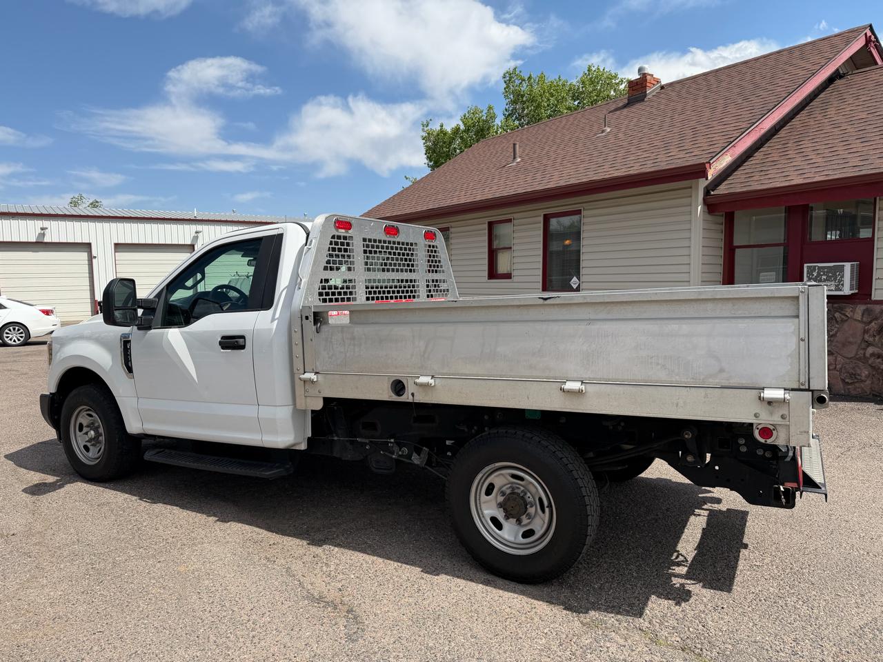 Ford Super Duty F-250 SRW XL 2WD Reg Cab 8' Box 2018
