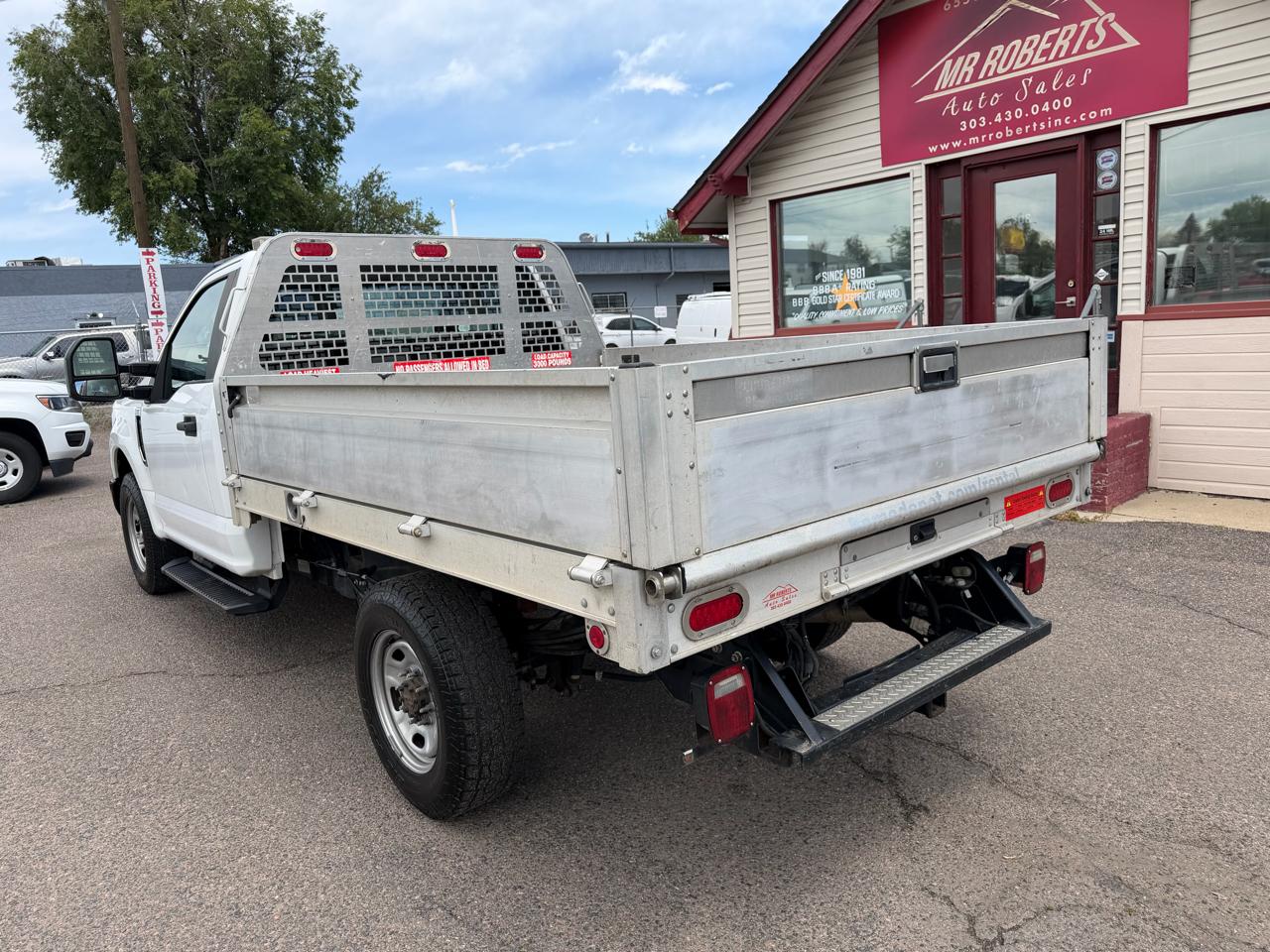 Ford Super Duty F-250 SRW XL 2WD Reg Cab 8' Box 2018