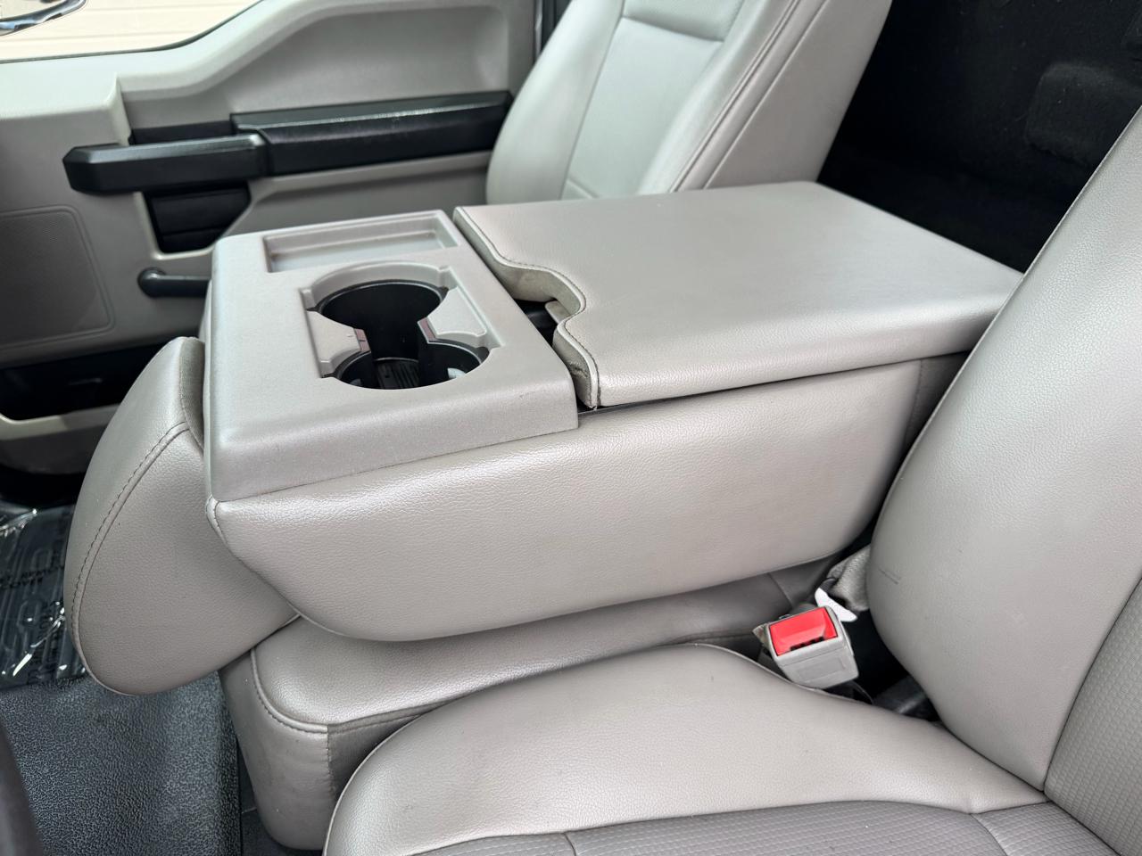 Ford Super Duty F-250 SRW XL 2WD Reg Cab 8' Box 2018