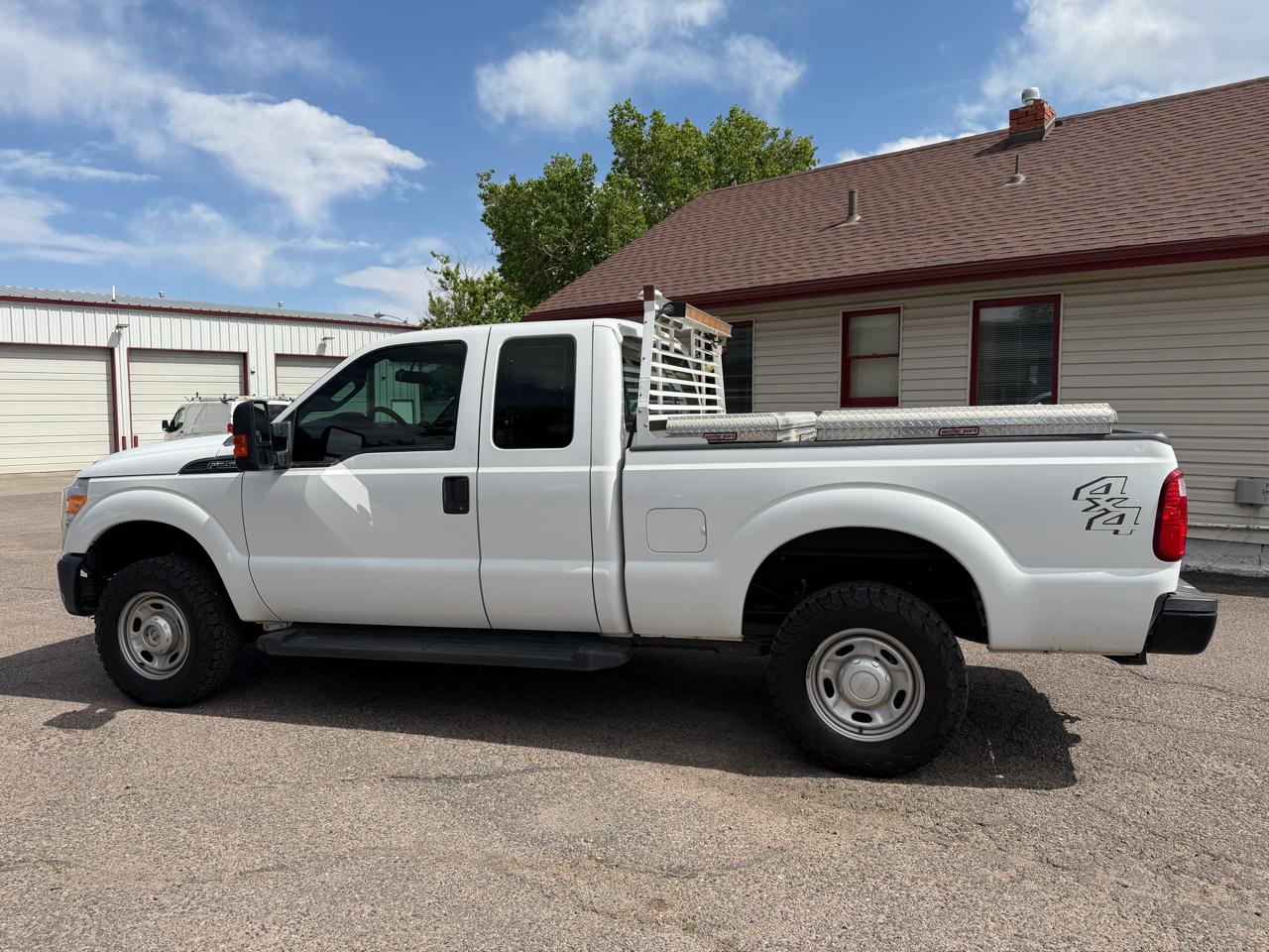 Ford Super Duty F-250 SRW 4WD SuperCab 142" XL 2016
