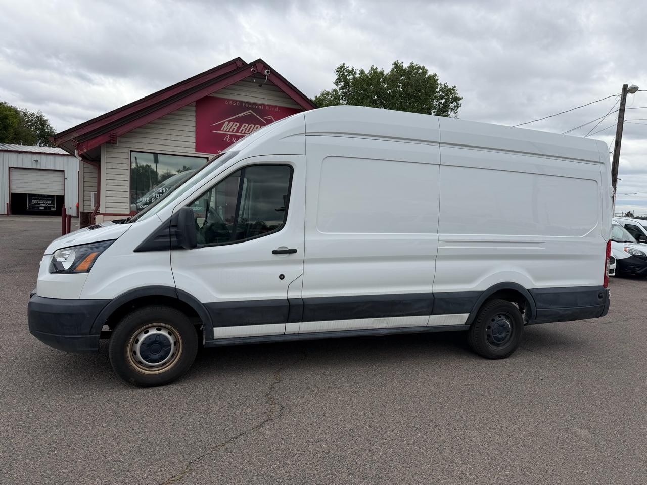 View vehicle photo 2