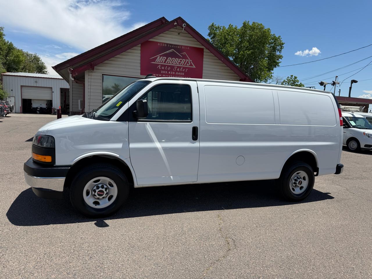 GMC Savana Cargo Van RWD 2500 135" 2024