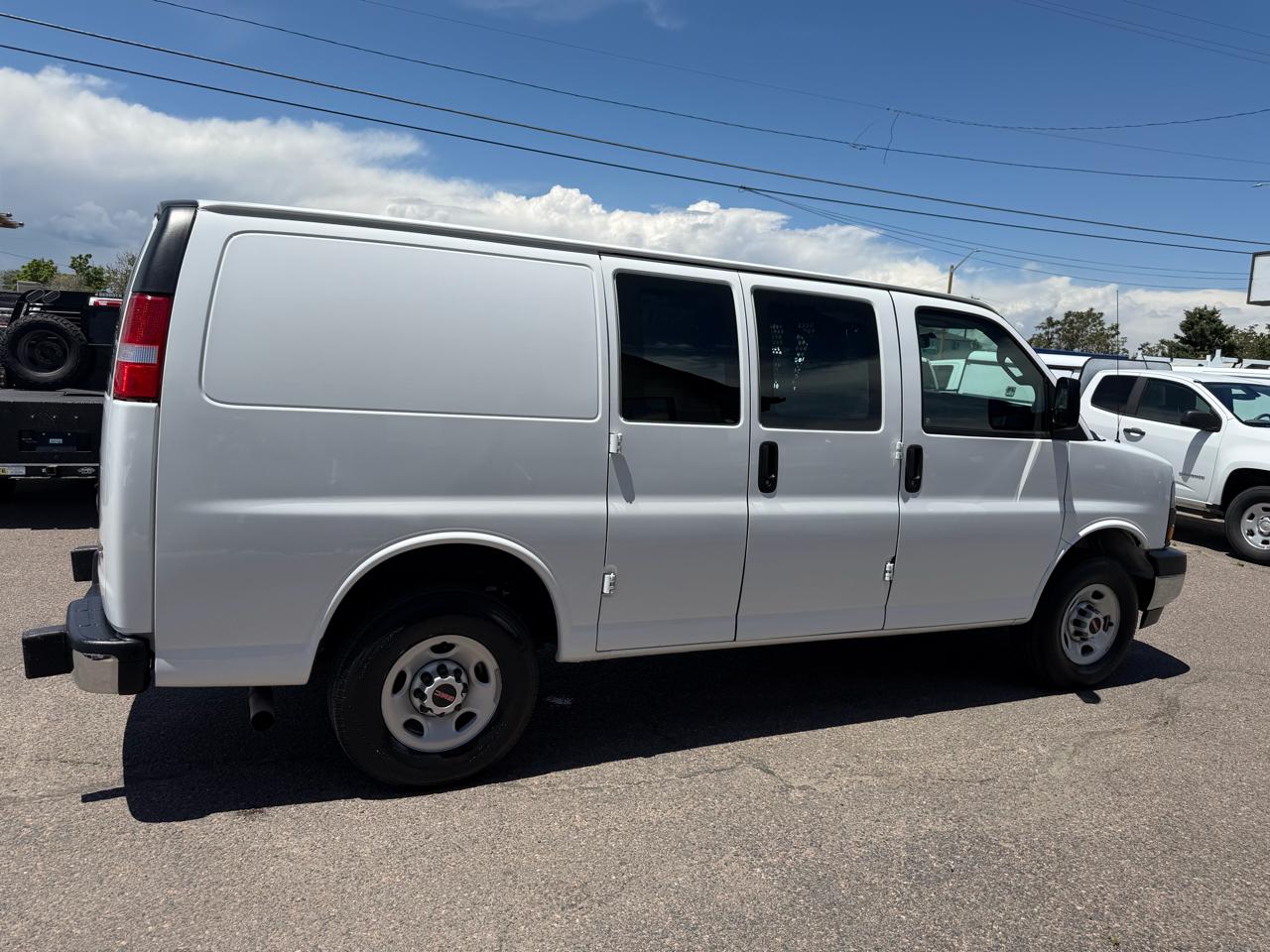 GMC Savana Cargo Van RWD 2500 135" 2024