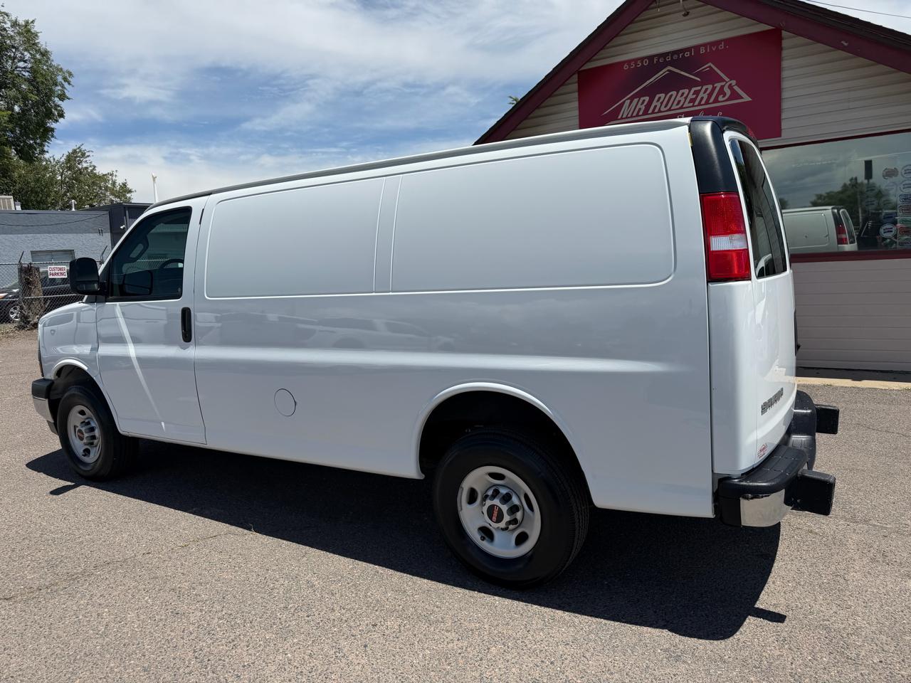 GMC Savana Cargo Van RWD 2500 135" 2024