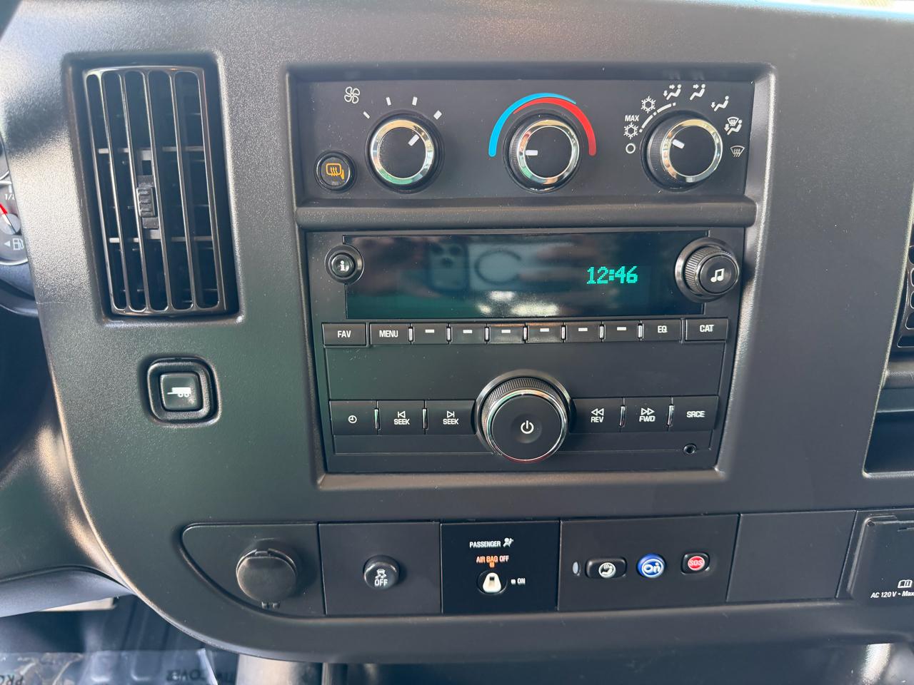 GMC Savana Cargo Van RWD 2500 135" 2024