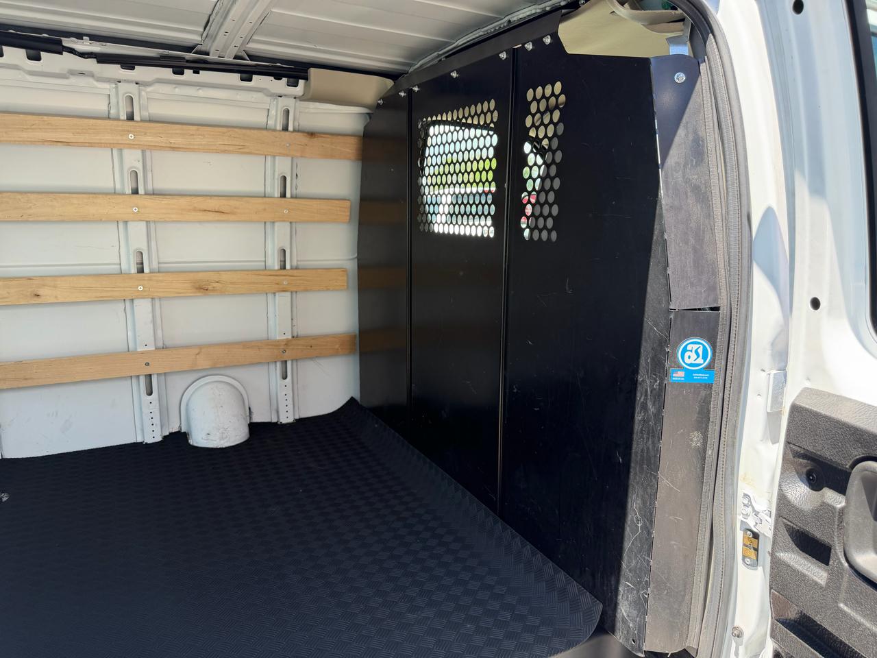 GMC Savana Cargo Van RWD 2500 135" 2024