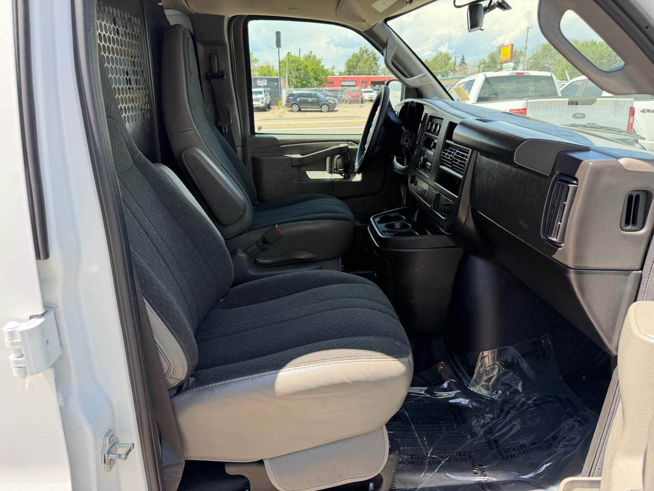 GMC Savana Cargo Van RWD 2500 135" 2024