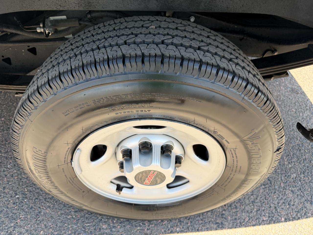 GMC Savana Cargo Van RWD 2500 135" 2024