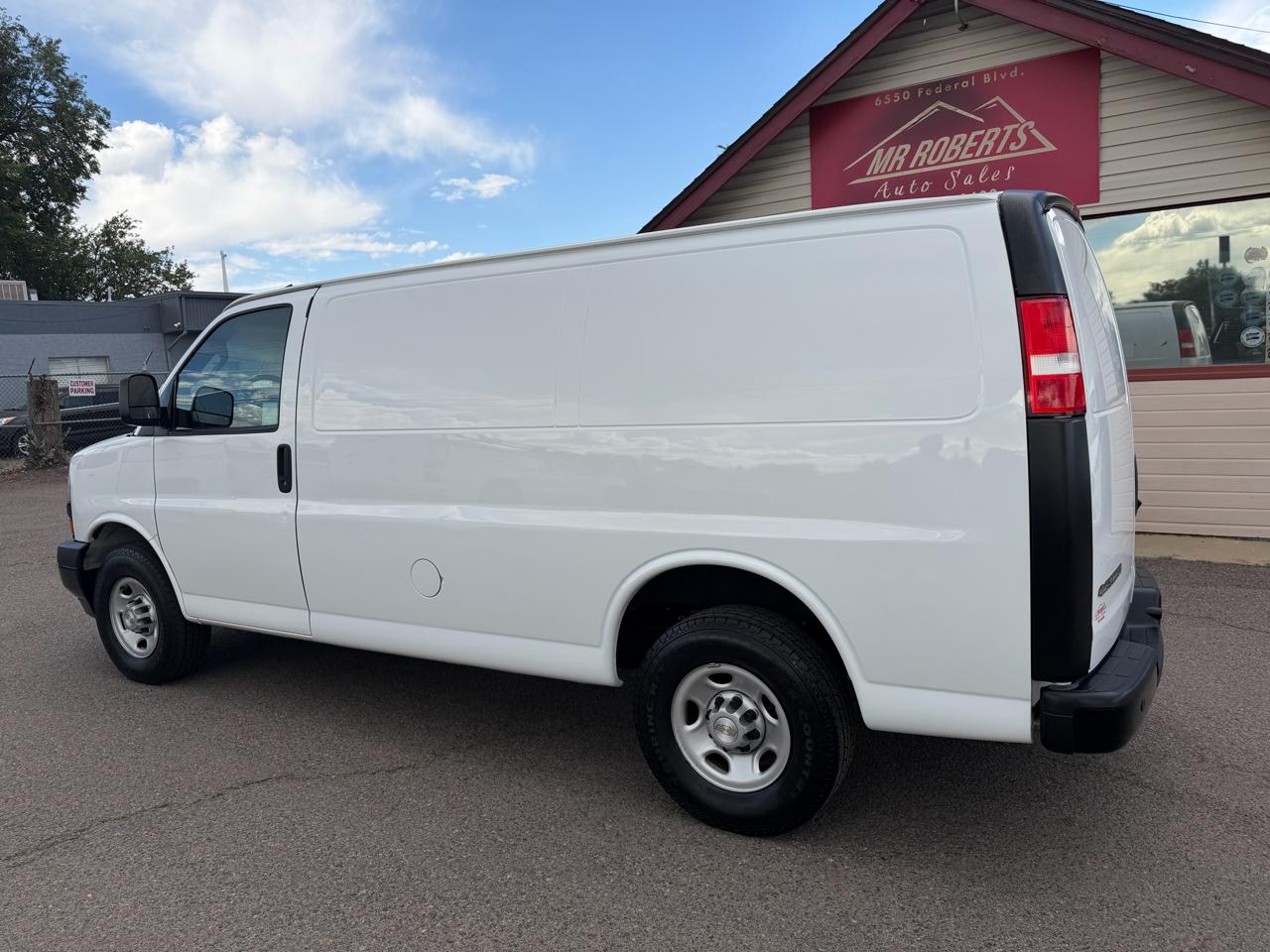 Chevrolet Express Cargo Van RWD 2500 135" 2021
