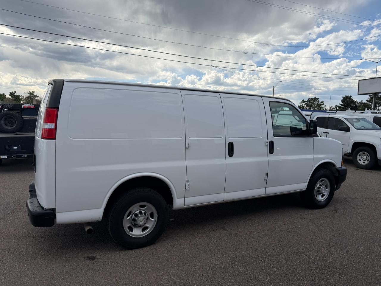 Chevrolet Express Cargo Van RWD 2500 135" 2021