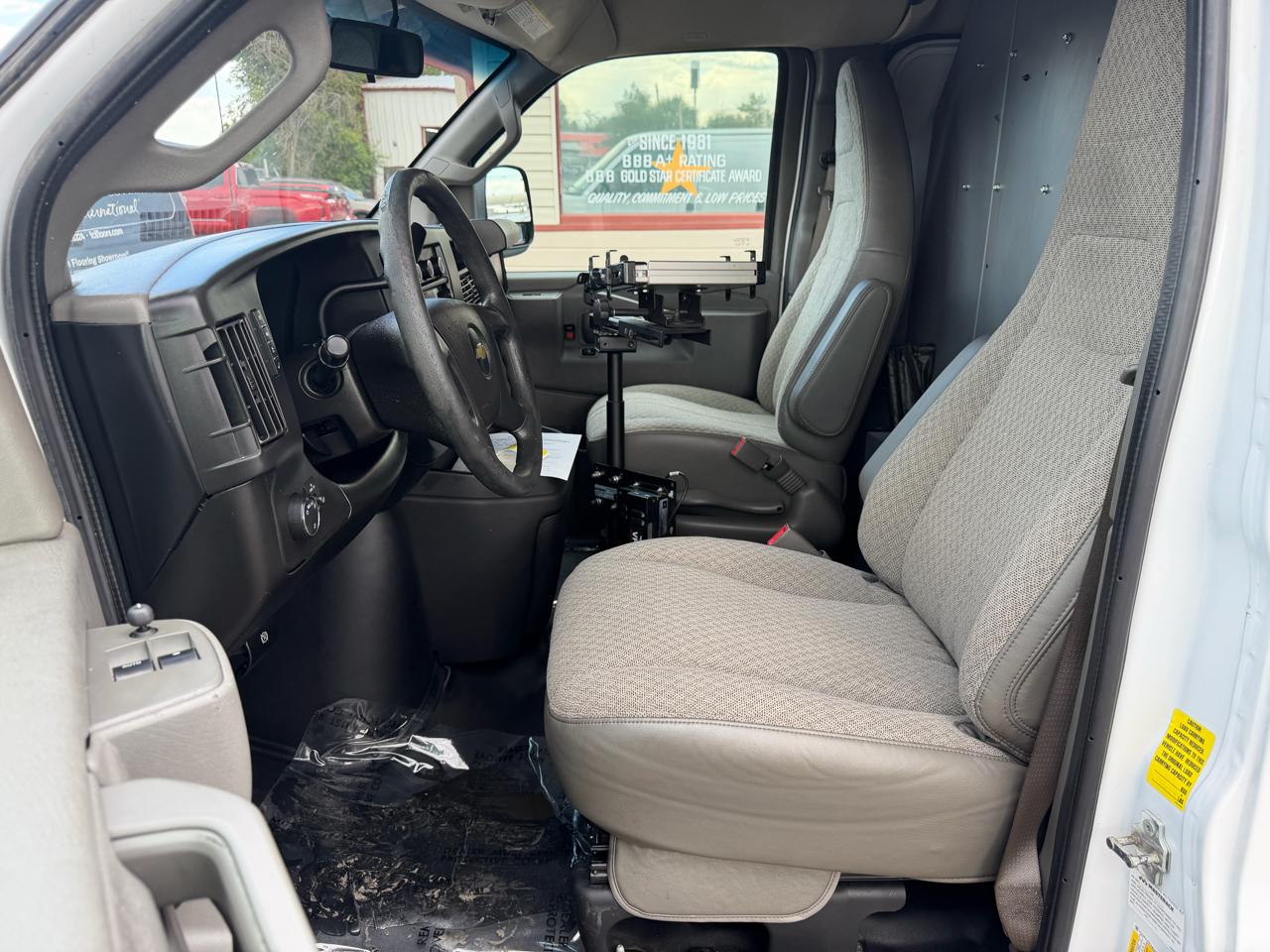 Chevrolet Express Cargo Van RWD 2500 135" 2021