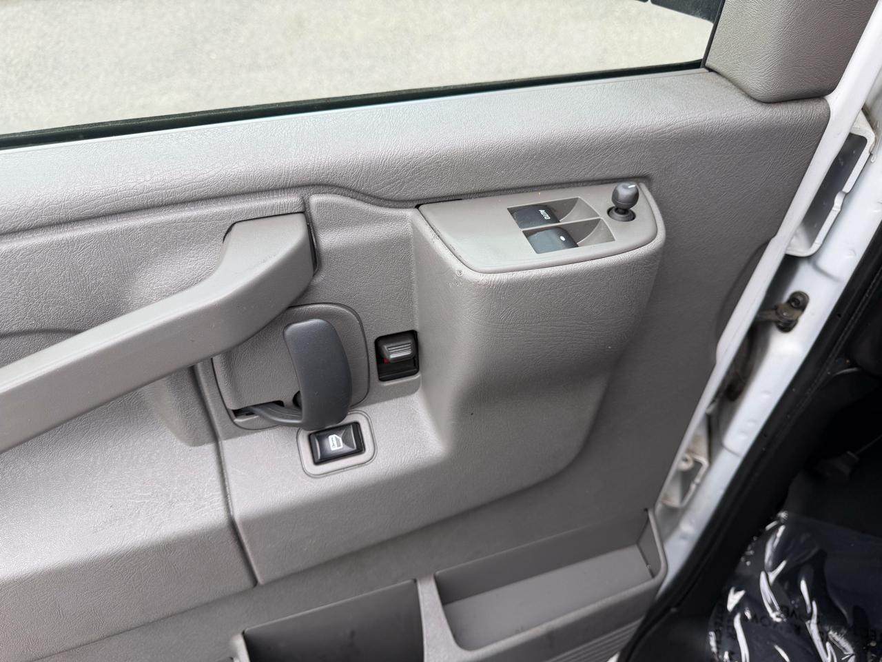 Chevrolet Express Cargo Van RWD 2500 135" 2021
