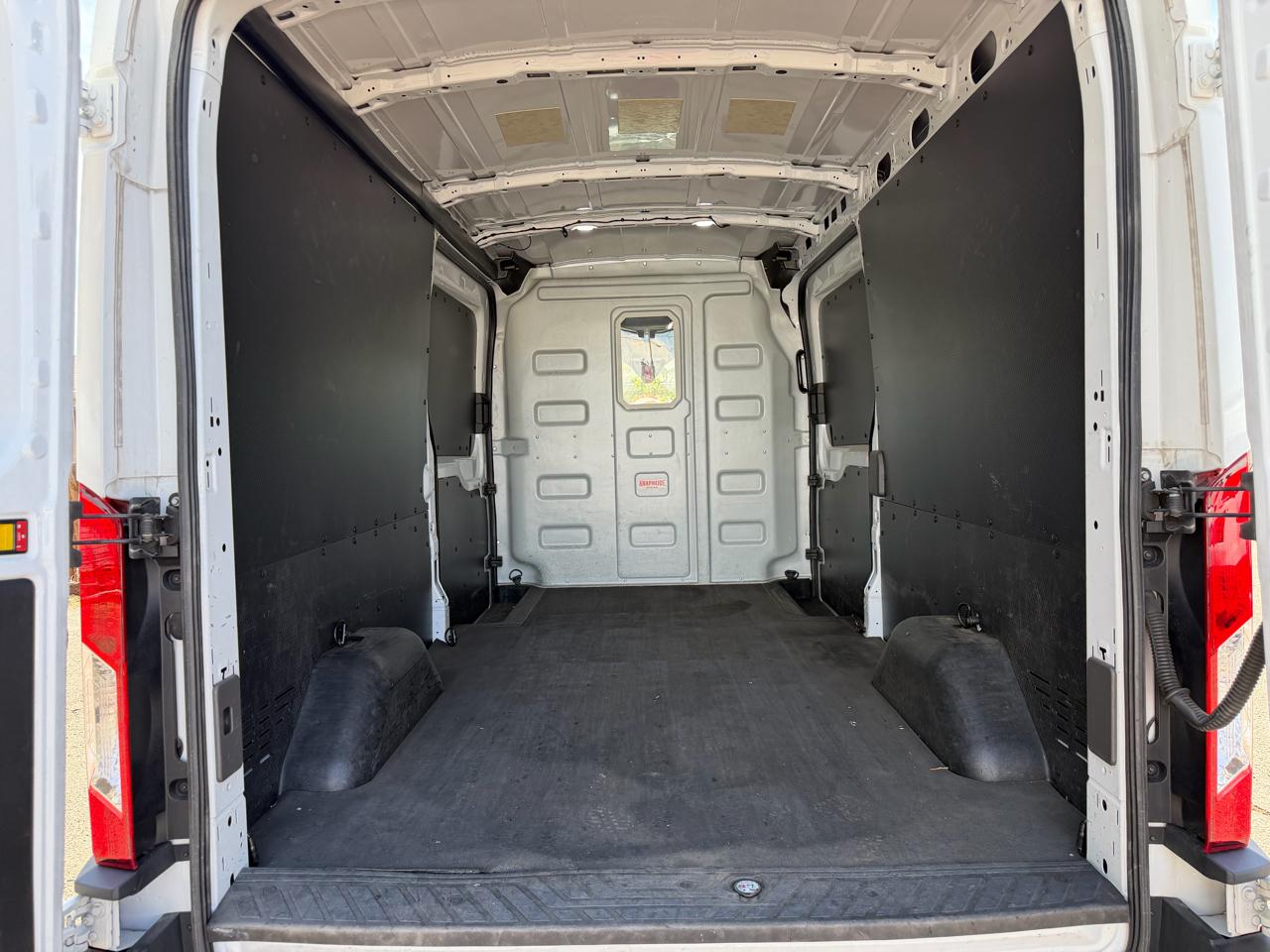 Ford Transit Cargo Van T-250 148" Med Rf 9070 GVWR RWD 2020