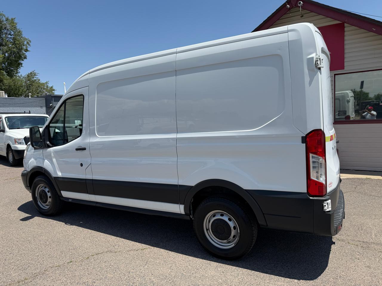 Ford Transit Cargo Van T-250 130" Low Rf 9070 GVWR RWD 2016