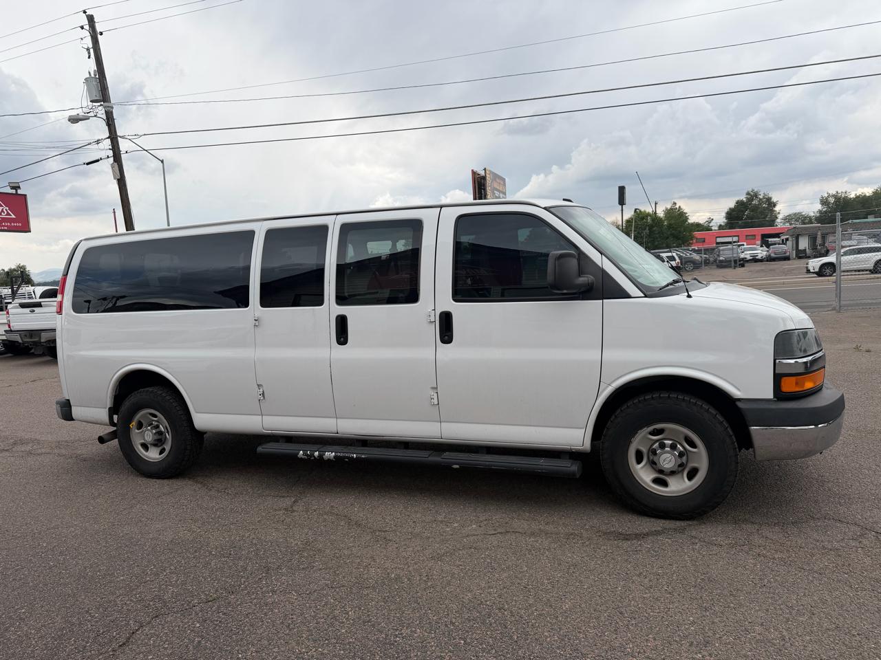 Chevrolet Express Passenger RWD 3500 155" LT w/1LT 2016
