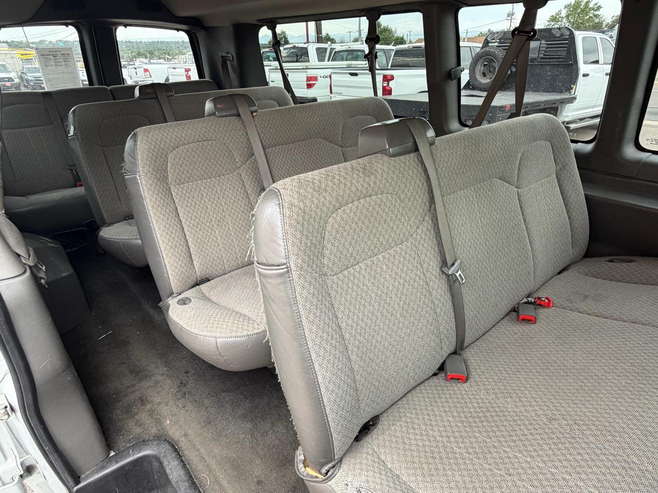 Chevrolet Express Passenger RWD 3500 155" LT w/1LT 2016