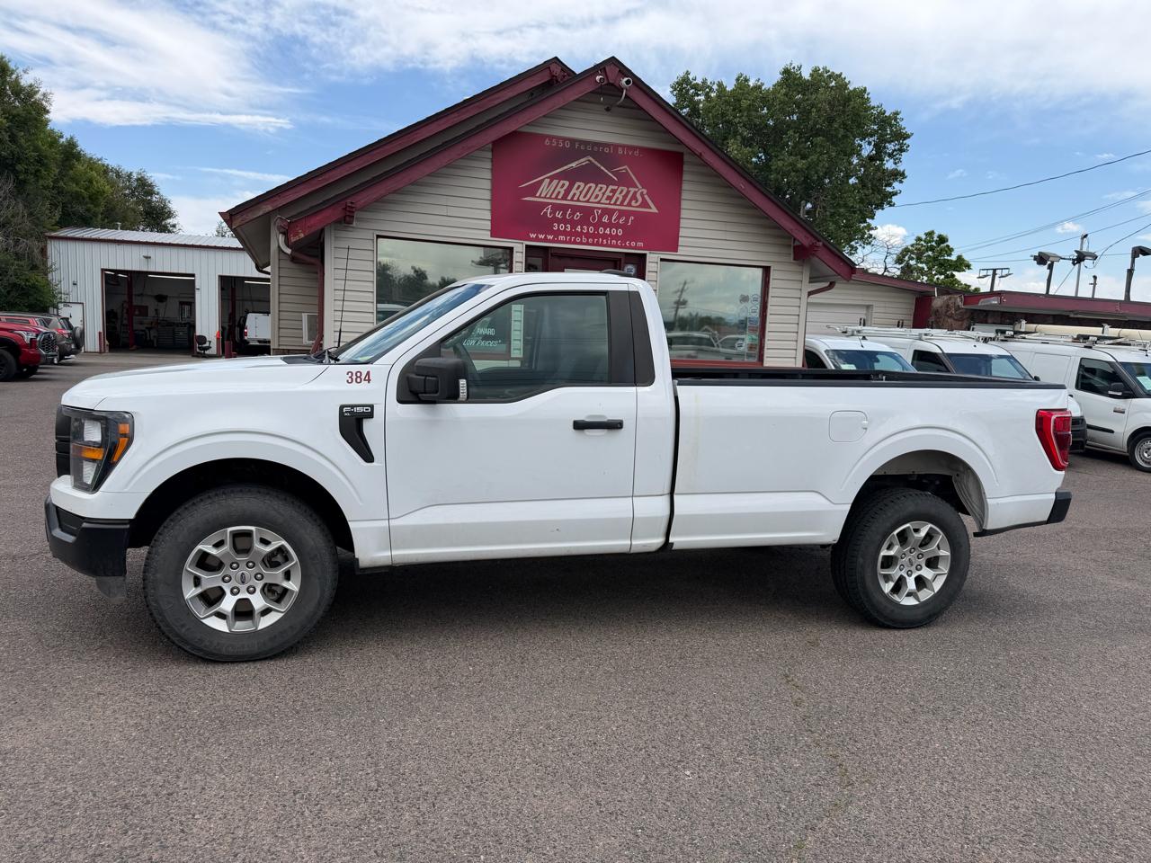 Ford F-150 XLT 4WD Reg Cab 8' Box 2023