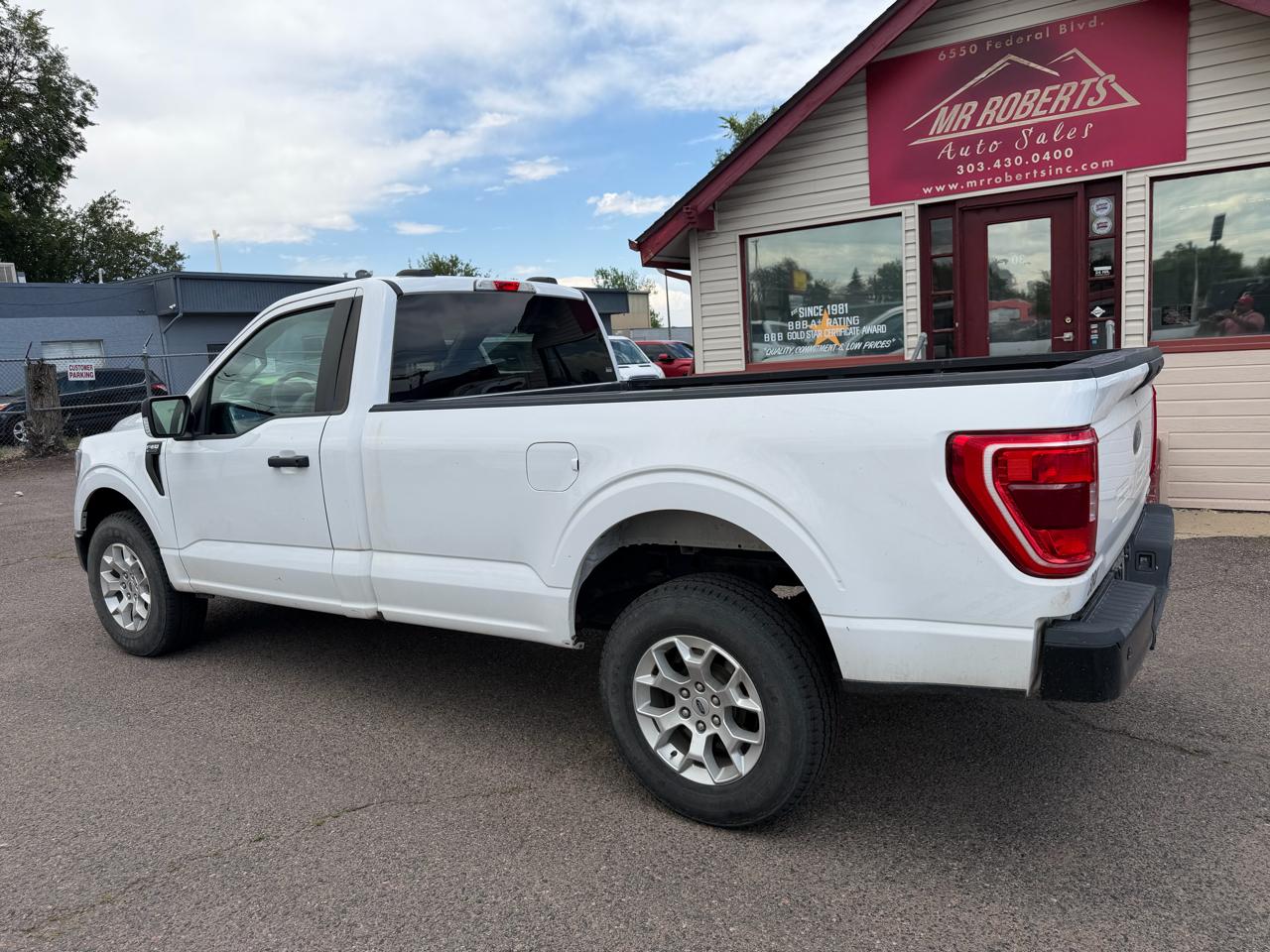 Ford F-150 XLT 4WD Reg Cab 8' Box 2023
