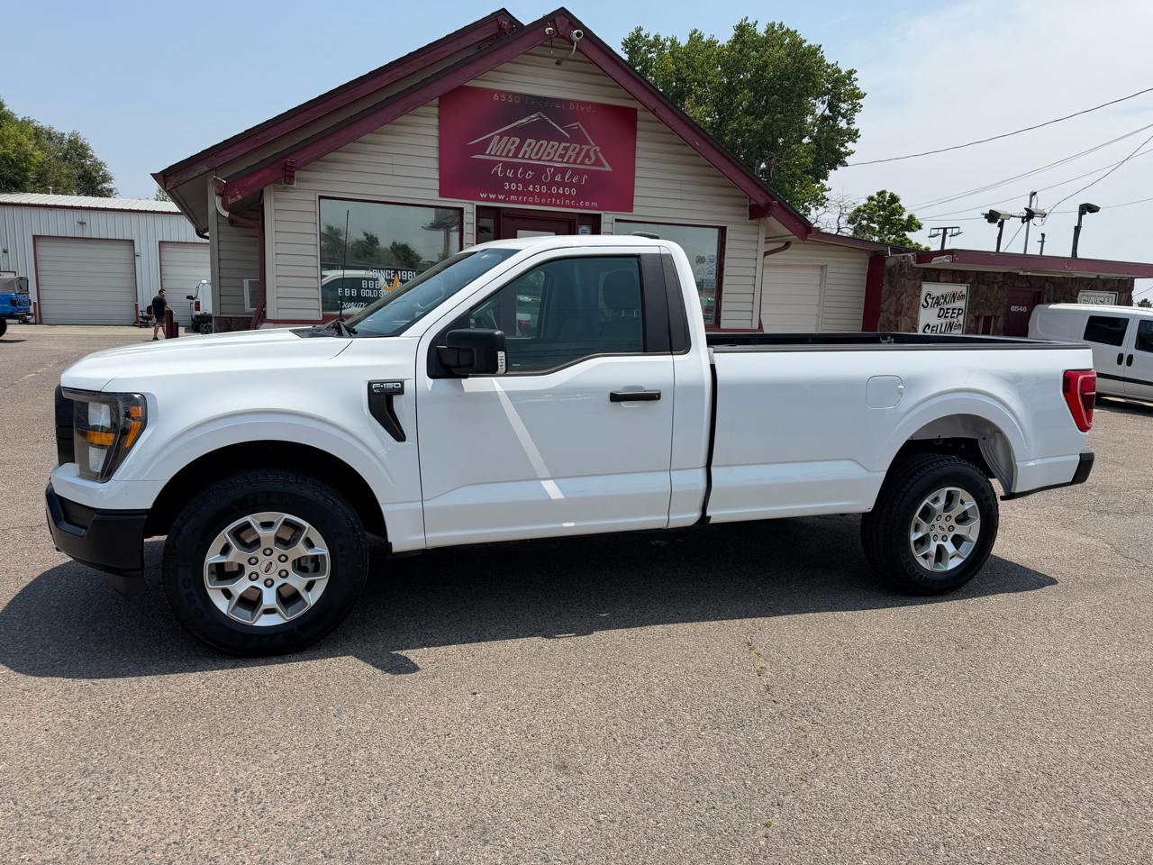 Ford F-150 XLT 4WD Reg Cab 8' Box 2023