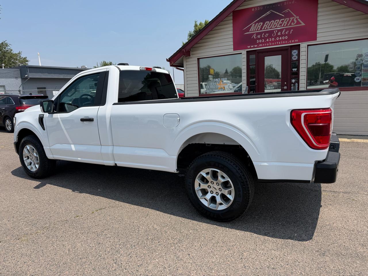 Ford F-150 XLT 4WD Reg Cab 8' Box 2023
