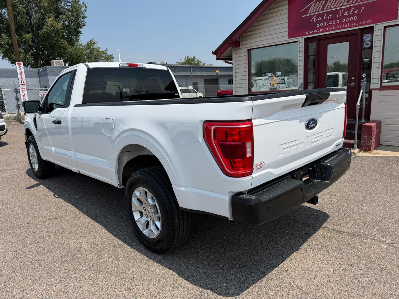 Ford F-150 XLT 4WD Reg Cab 8' Box 2023
