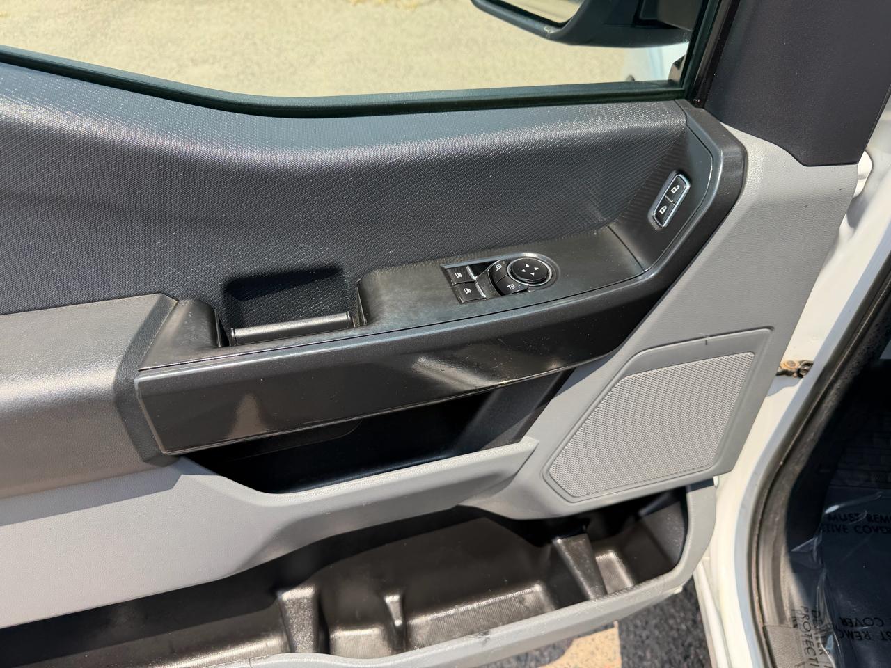 Ford F-150 XLT 4WD Reg Cab 8' Box 2023