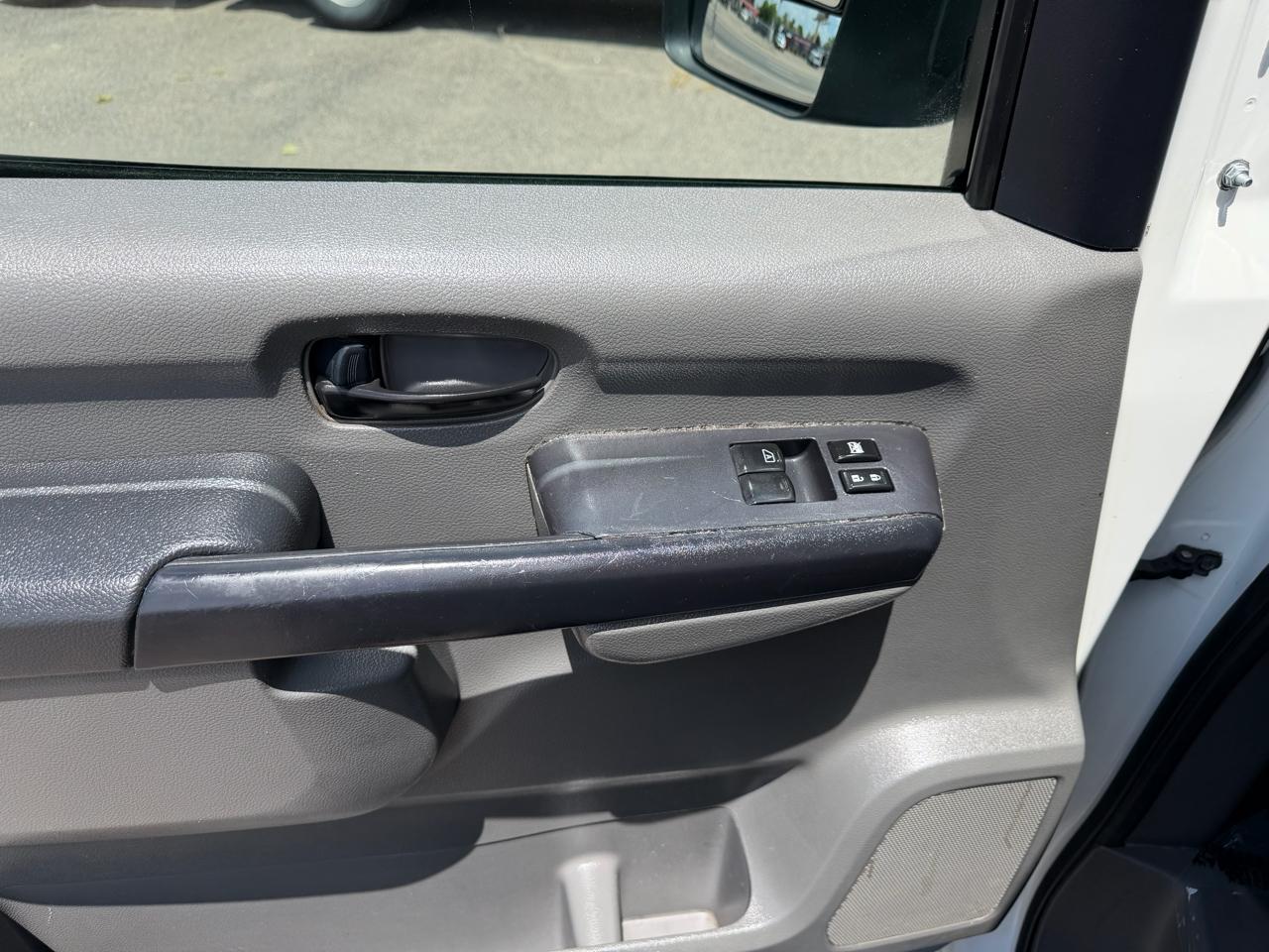 Nissan NV Standard Roof 1500 V6 S 2016