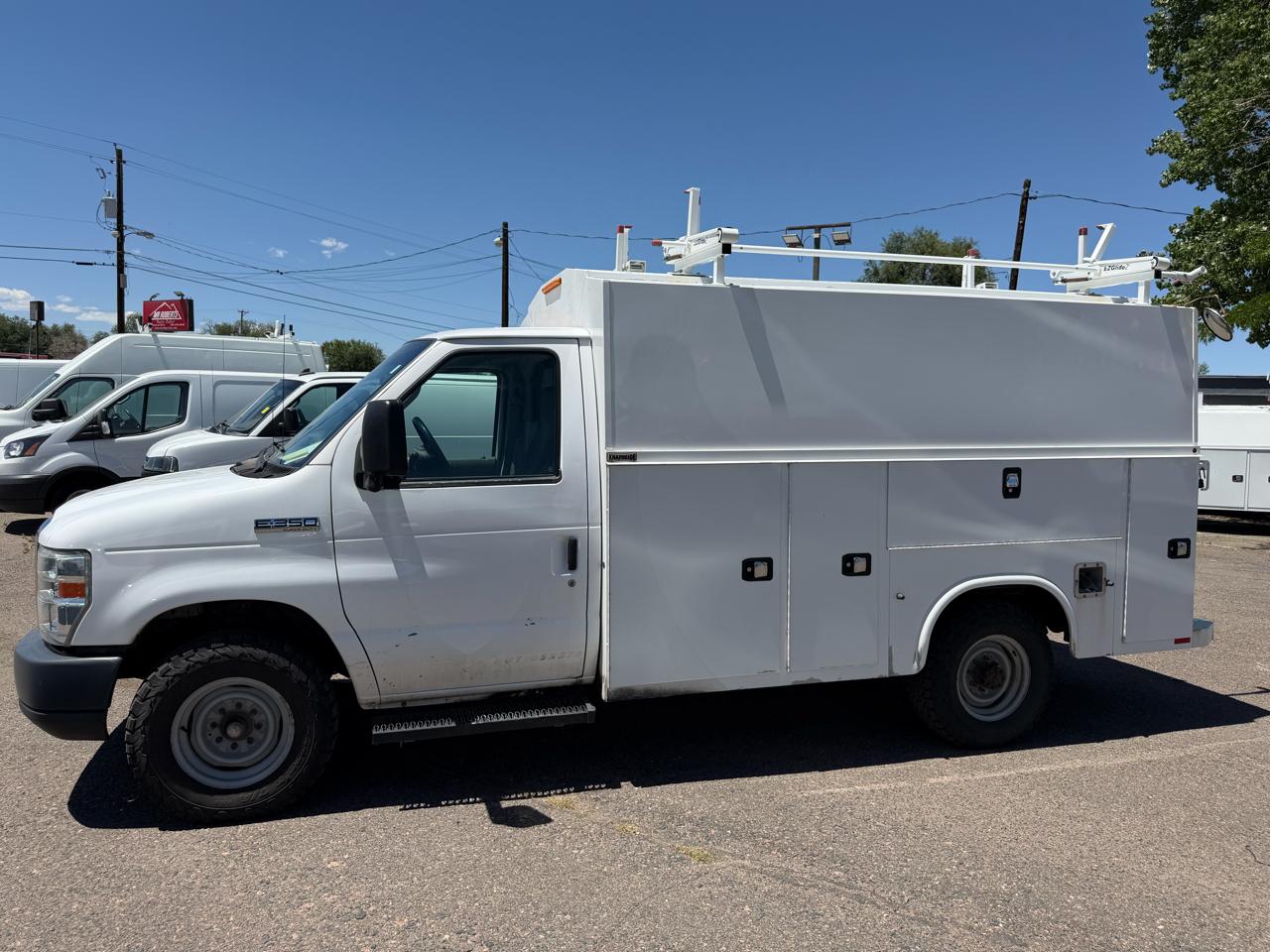Ford E-Series Cutaway E-350 DRW 138" WB 2017