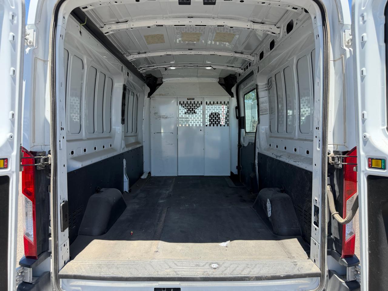 Ford Transit Van T-250 148" Med Rf 9000 GVWR Sliding RH Dr 2019