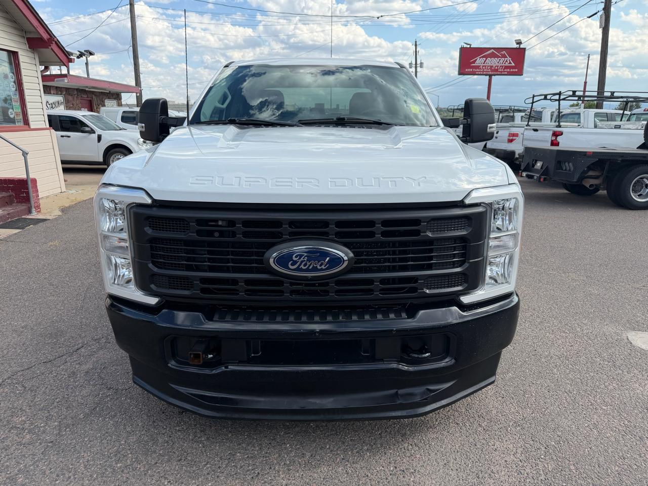 Ford Super Duty F-250 SRW XL 4WD Crew Cab 8' Box 2023
