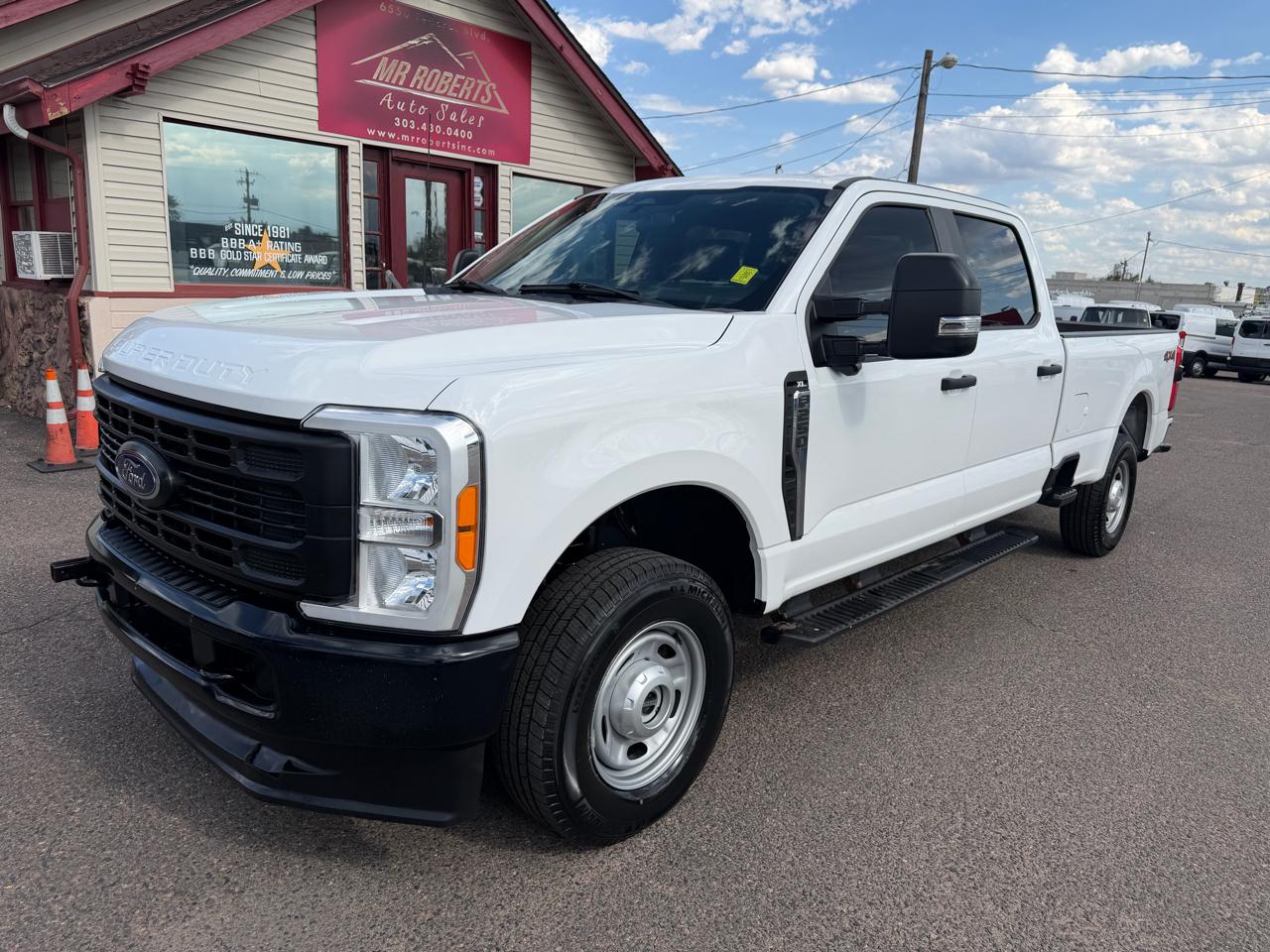 Ford Super Duty F-250 SRW XL 4WD Crew Cab 8' Box 2023