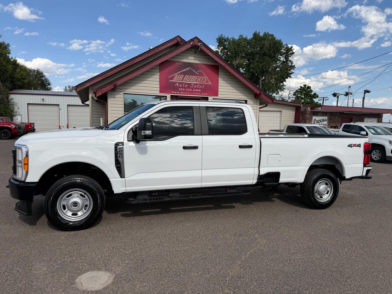Ford Super Duty F-250 SRW XL 4WD Crew Cab 8' Box 2023
