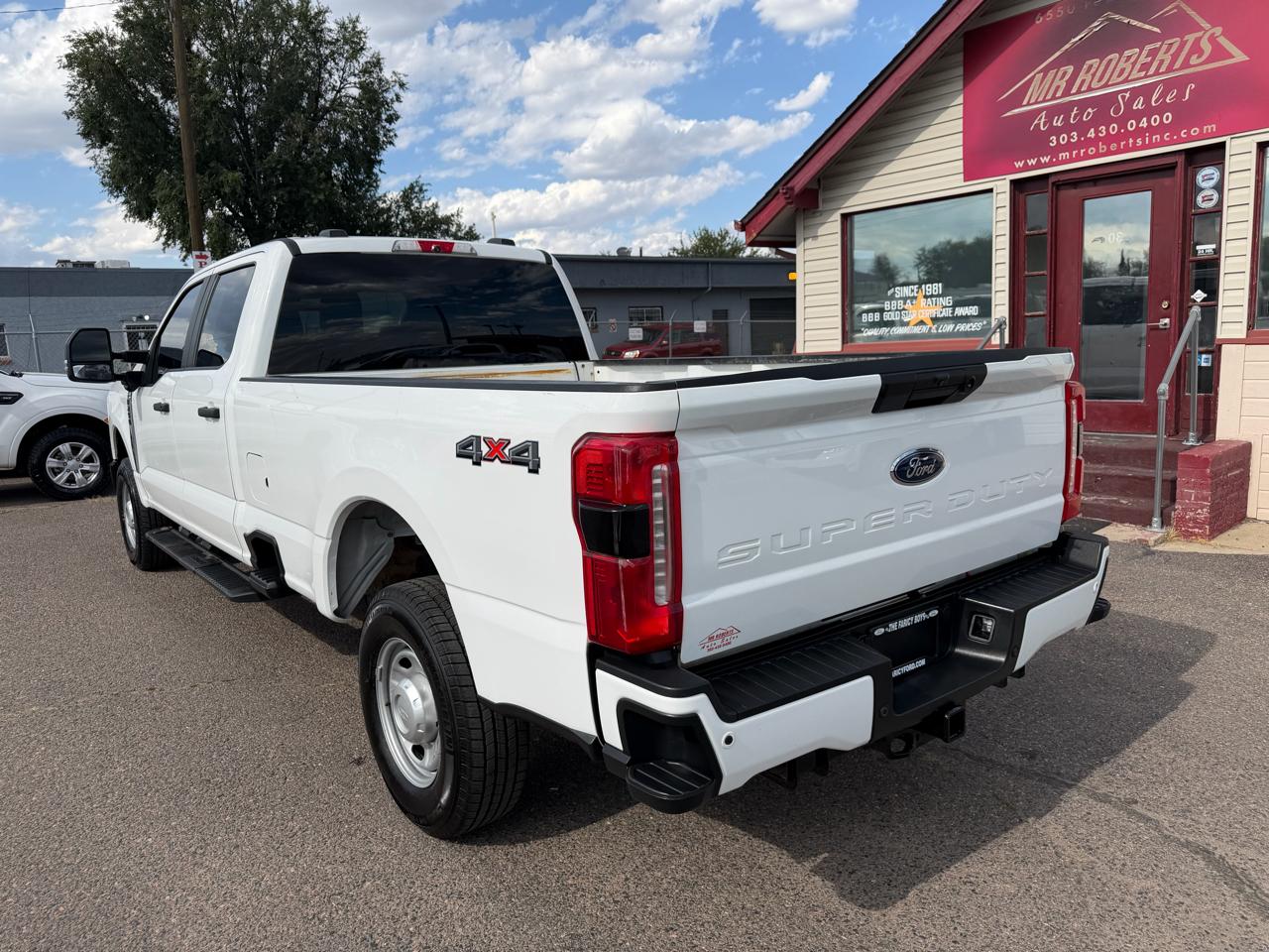 Ford Super Duty F-250 SRW XL 4WD Crew Cab 8' Box 2023