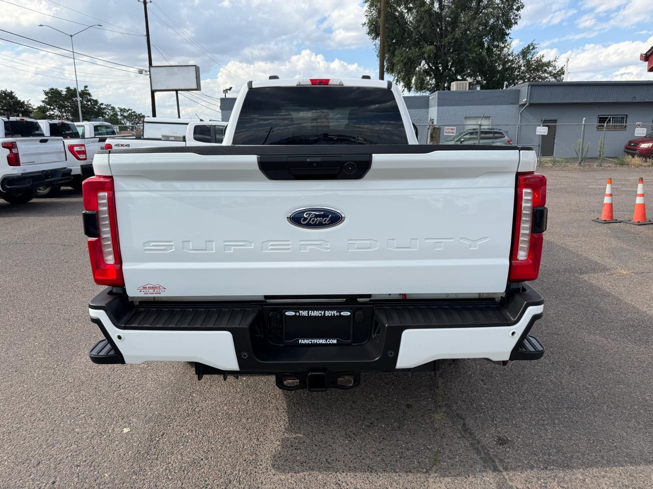 Ford Super Duty F-250 SRW XL 4WD Crew Cab 8' Box 2023