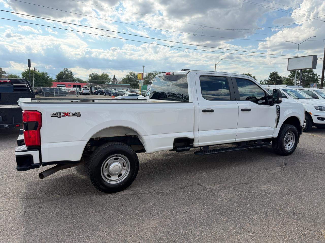 Ford Super Duty F-250 SRW XL 4WD Crew Cab 8' Box 2023