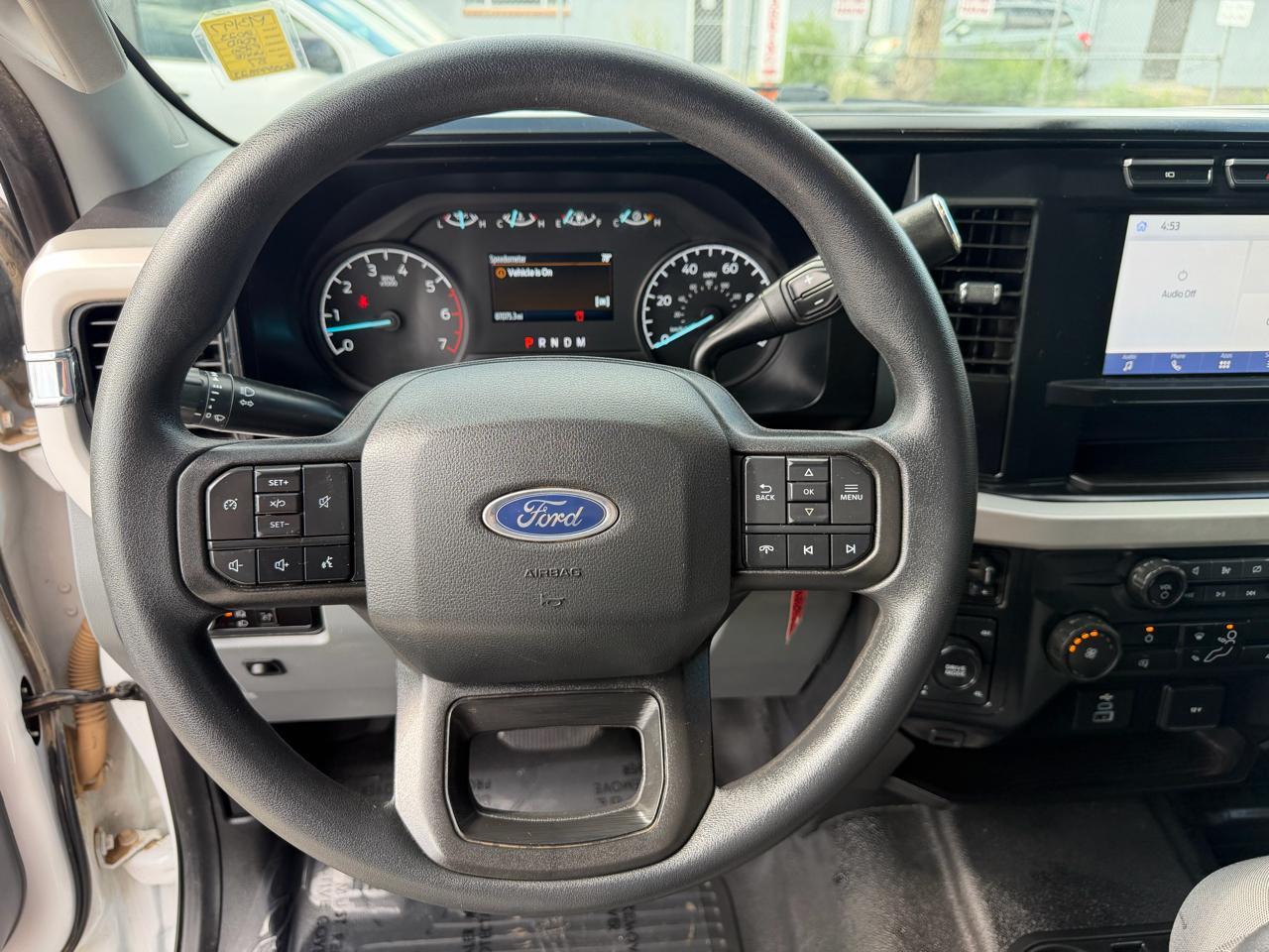 Ford Super Duty F-250 SRW XL 4WD Crew Cab 8' Box 2023