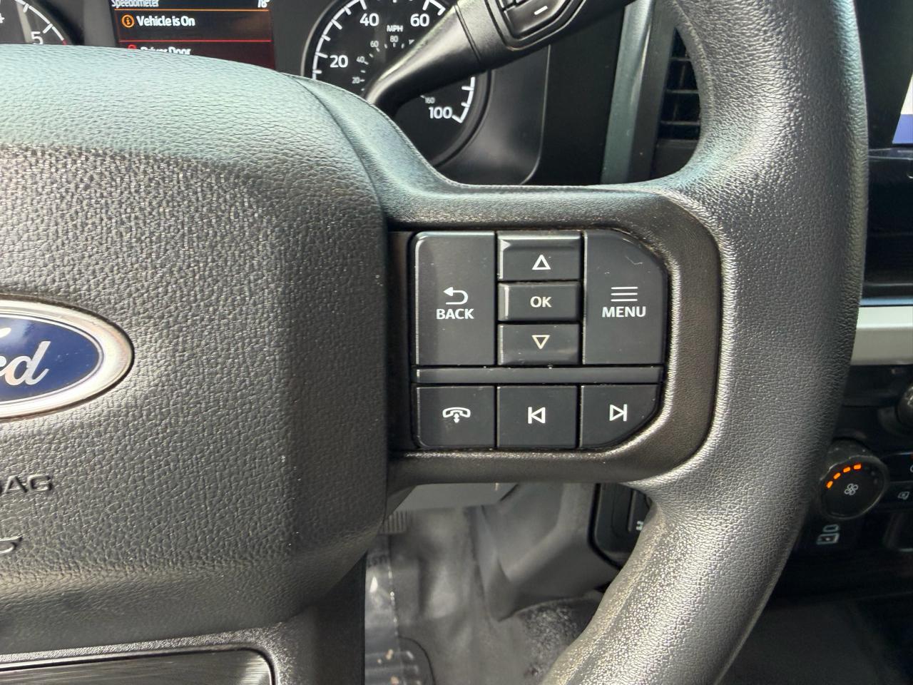 Ford Super Duty F-250 SRW XL 4WD Crew Cab 8' Box 2023