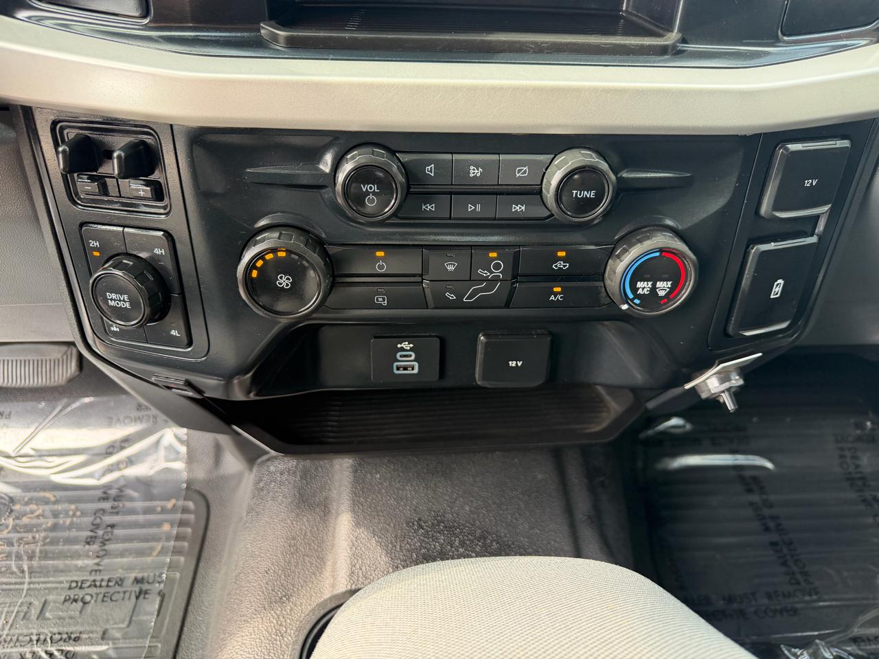 Ford Super Duty F-250 SRW XL 4WD Crew Cab 8' Box 2023