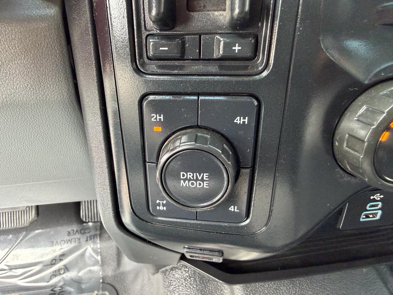 Ford Super Duty F-250 SRW XL 4WD Crew Cab 8' Box 2023