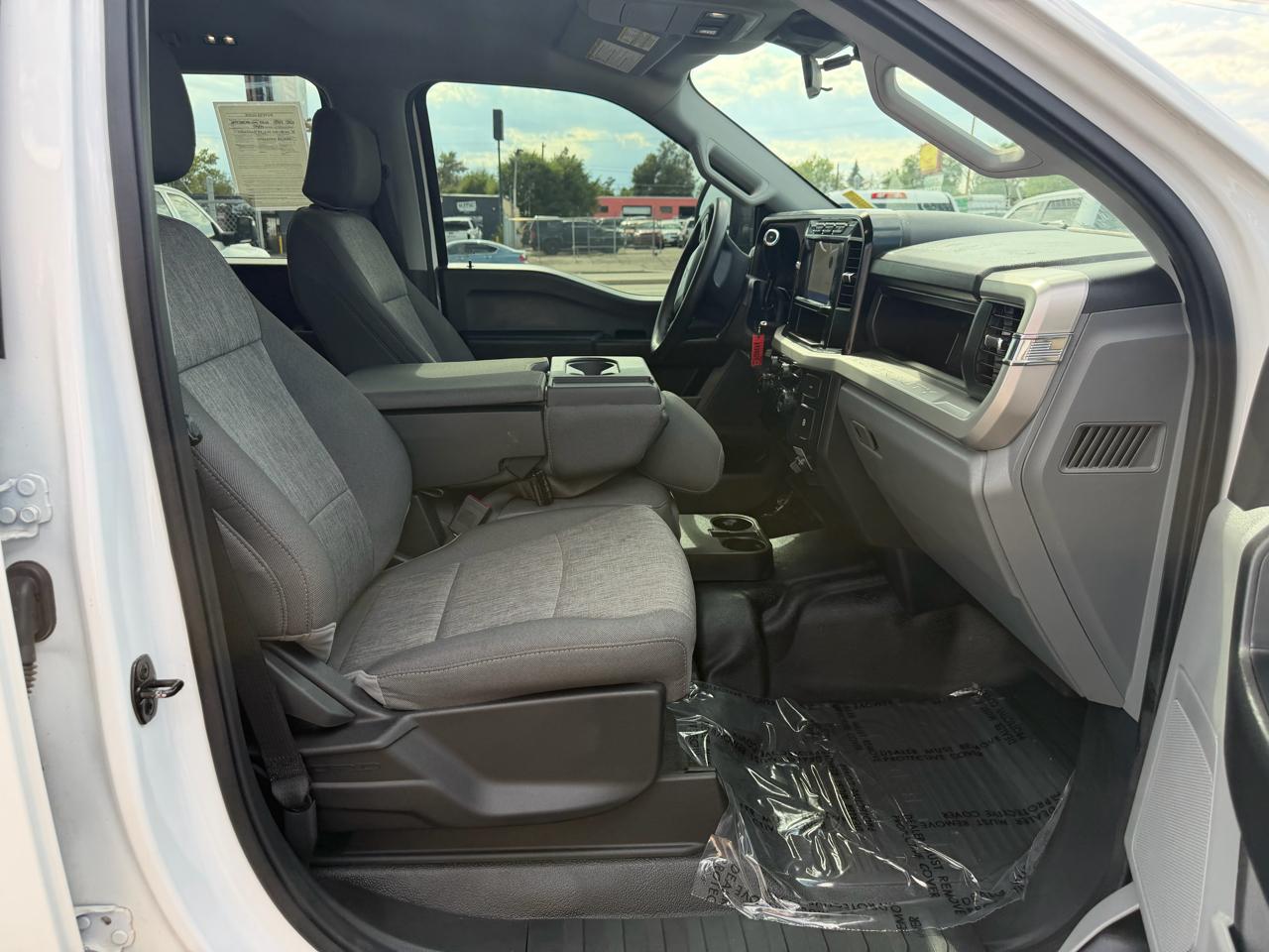 Ford Super Duty F-250 SRW XL 4WD Crew Cab 8' Box 2023