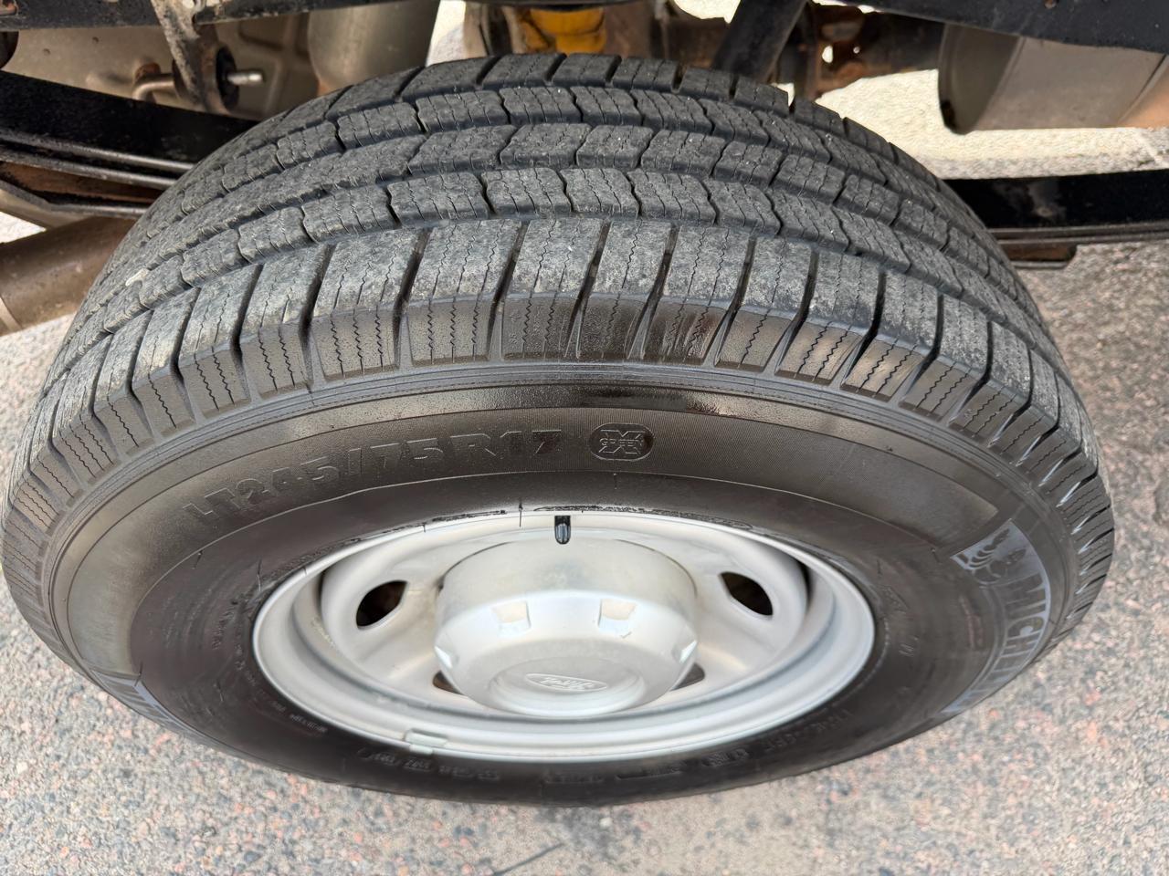 Ford Super Duty F-250 SRW XL 4WD Crew Cab 8' Box 2023