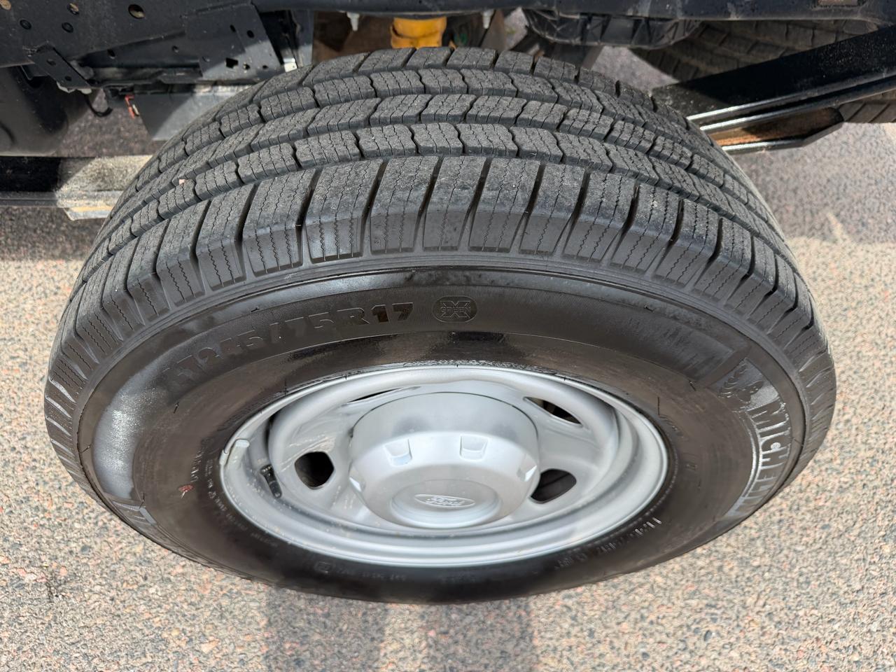 Ford Super Duty F-250 SRW XL 4WD Crew Cab 8' Box 2023