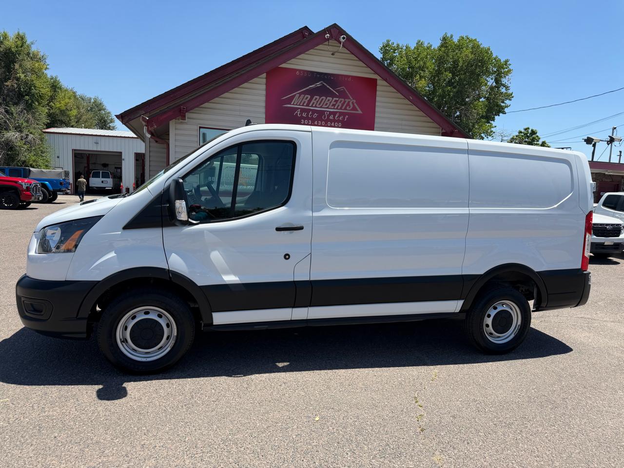 Ford Transit Cargo Van T-250 130" Low Rf 9070 GVWR RWD 2021