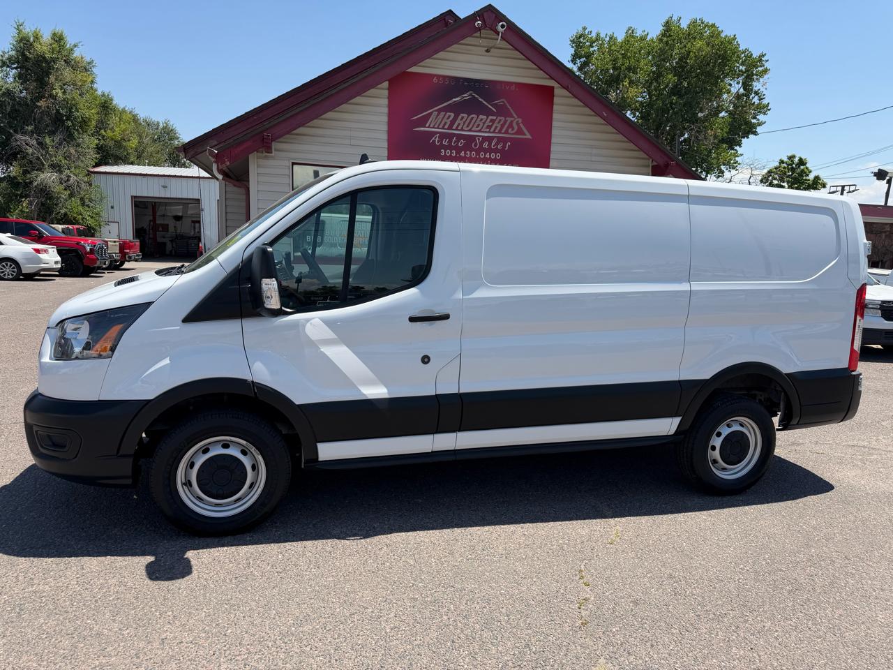 Ford Transit Cargo Van T-250 130" Low Rf 9070 GVWR RWD 2022