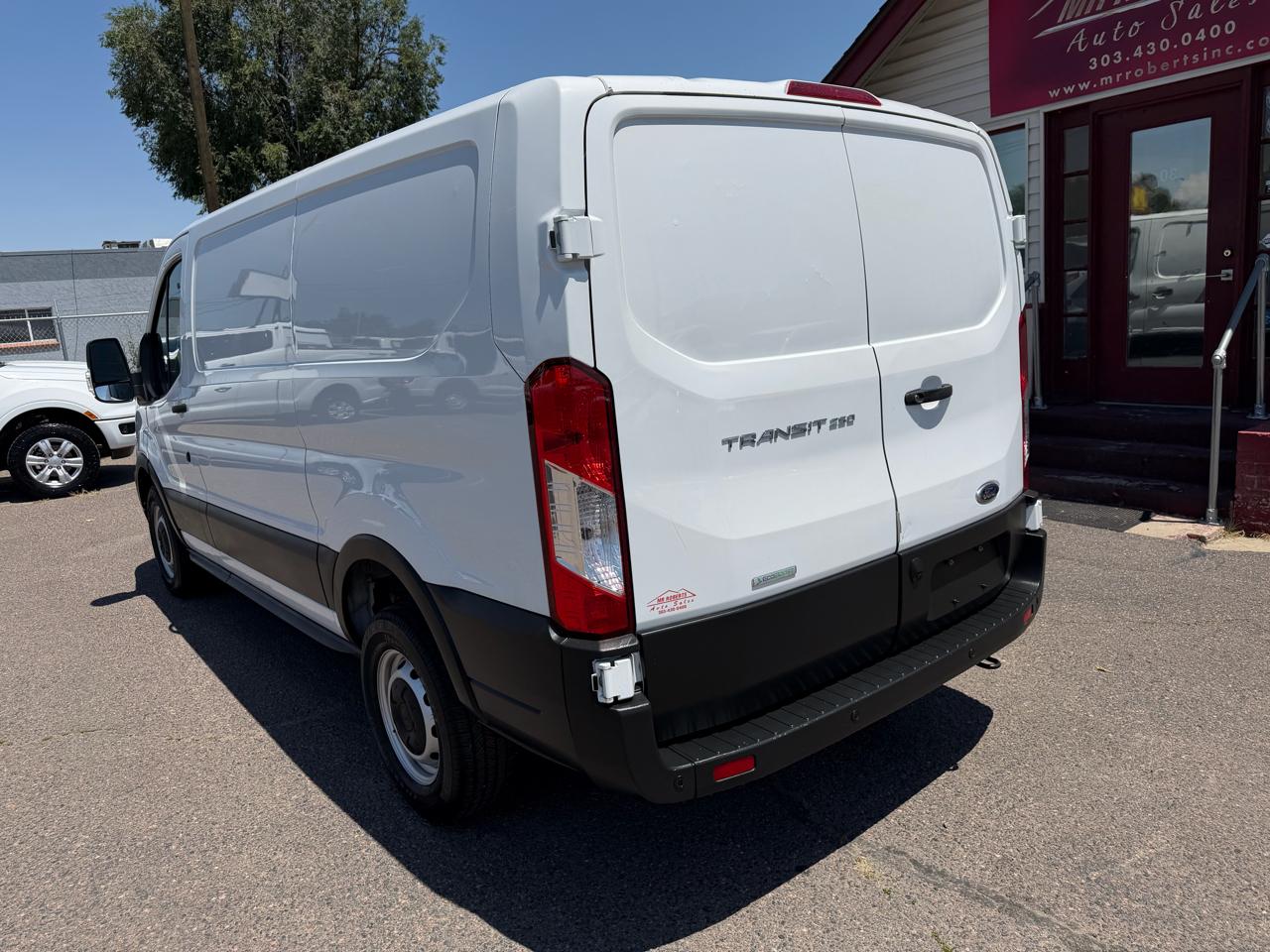 Ford Transit Cargo Van T-250 130" Low Rf 9070 GVWR RWD 2022